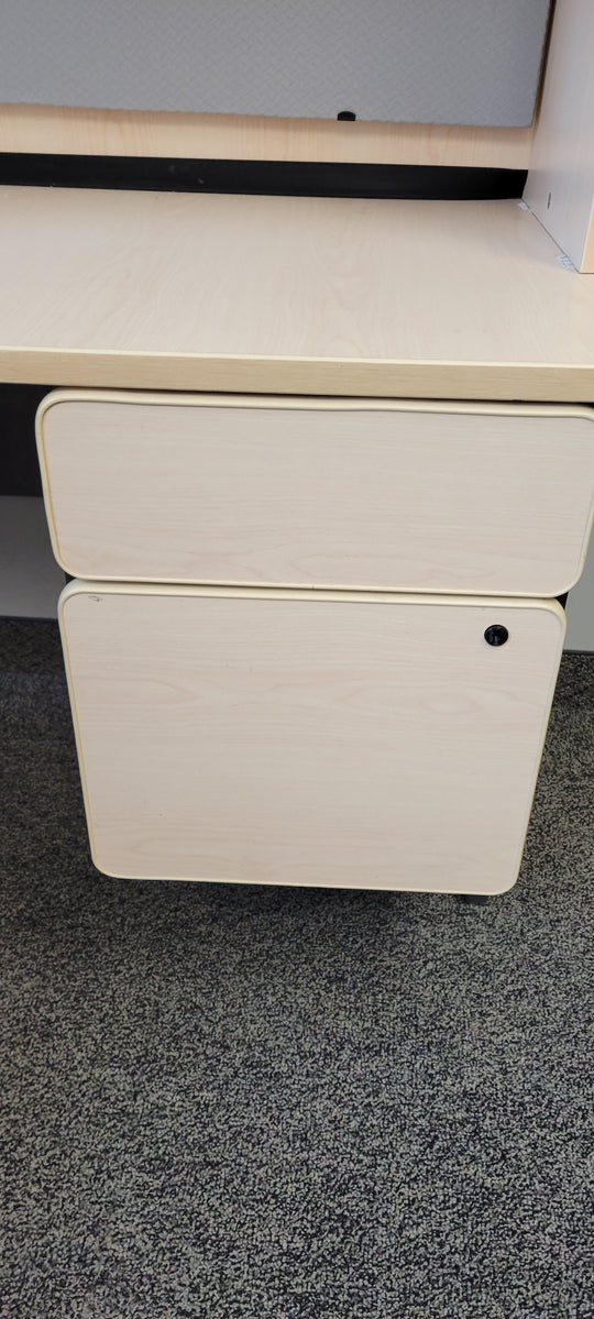 L-Shape Desk w/Hutch, BF Ped