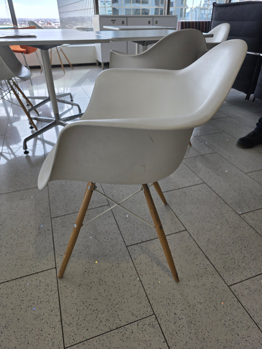 Herman Miller Eames Plastic Guest Chair