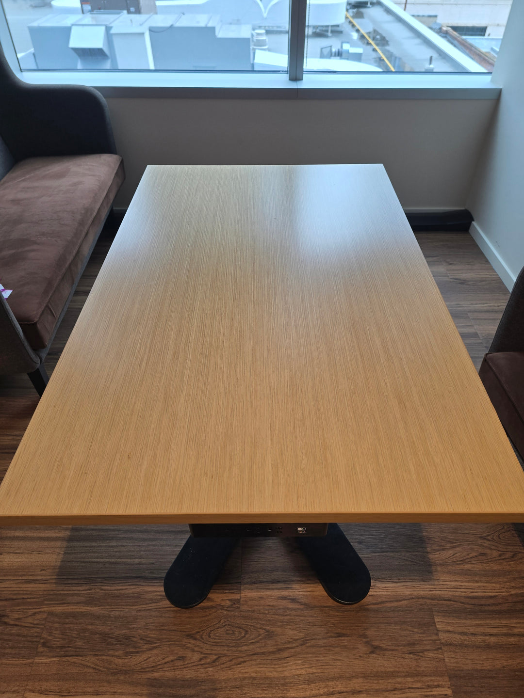 4' Height Adjustable Coffee Table w/Power Outlet