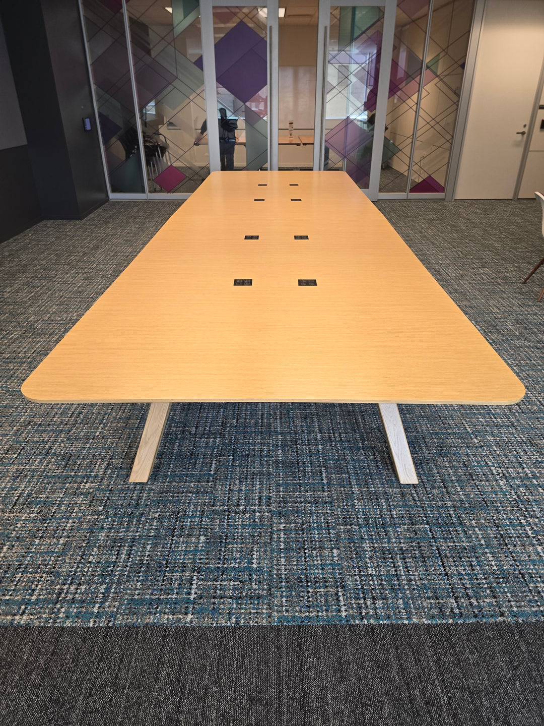 16' Knoll Rectangle Boardroom Table w/Electrical
