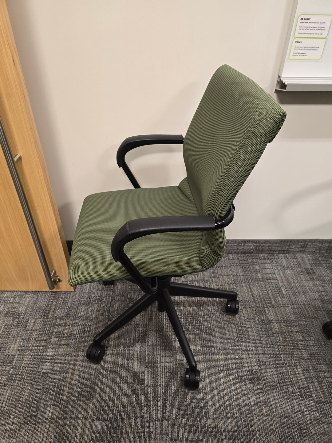 Steelcase Protégé Meeting Chair