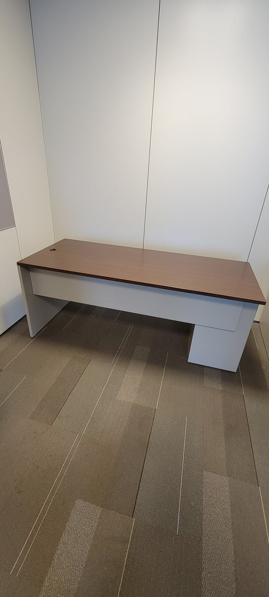 6' Straight Desk w/BBF Ped