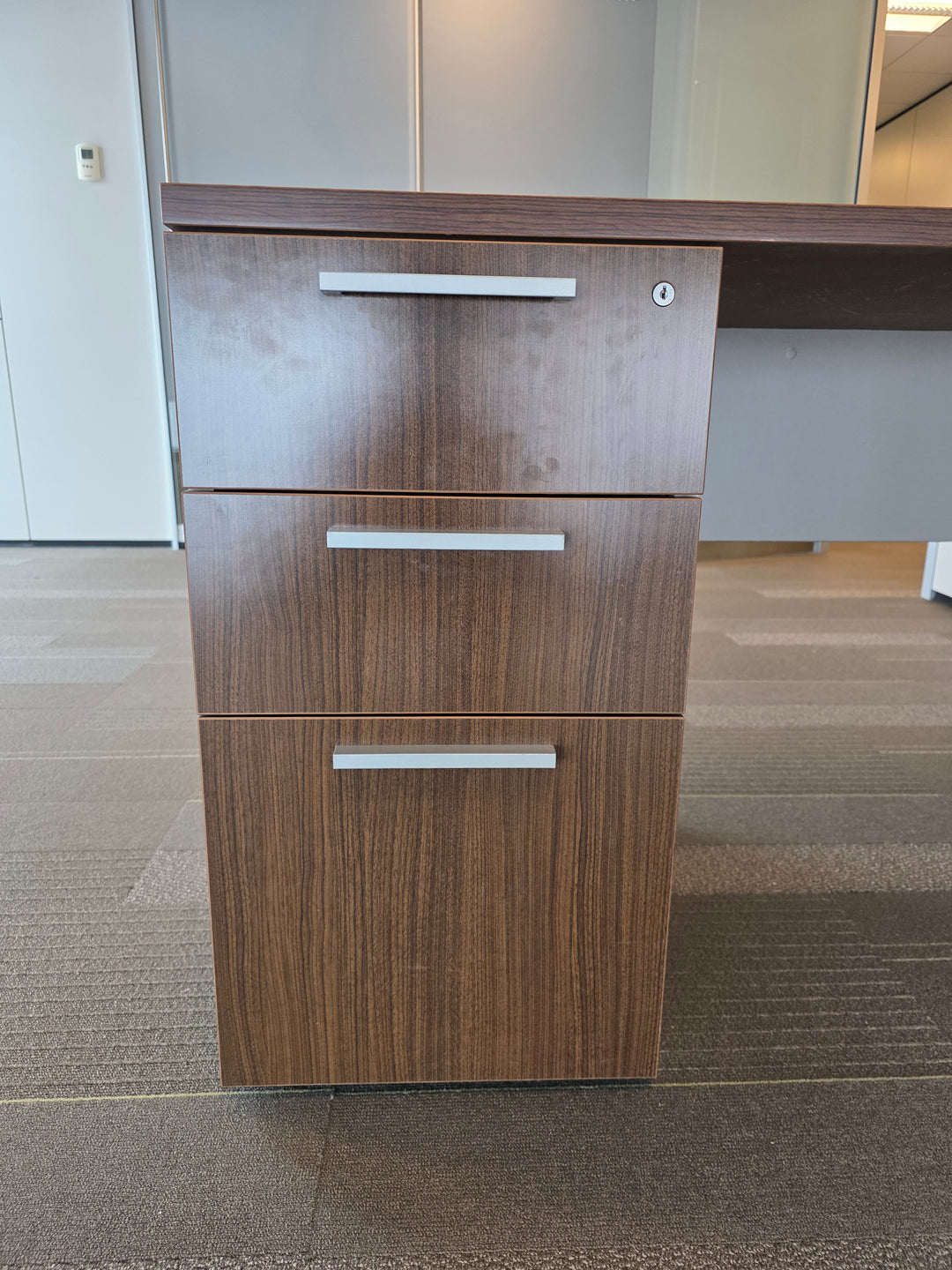 6' Straight Desk w/BBF Ped