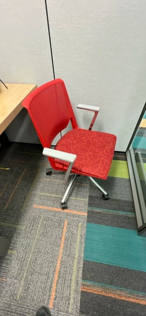 Haworth Mobile Guest Chair