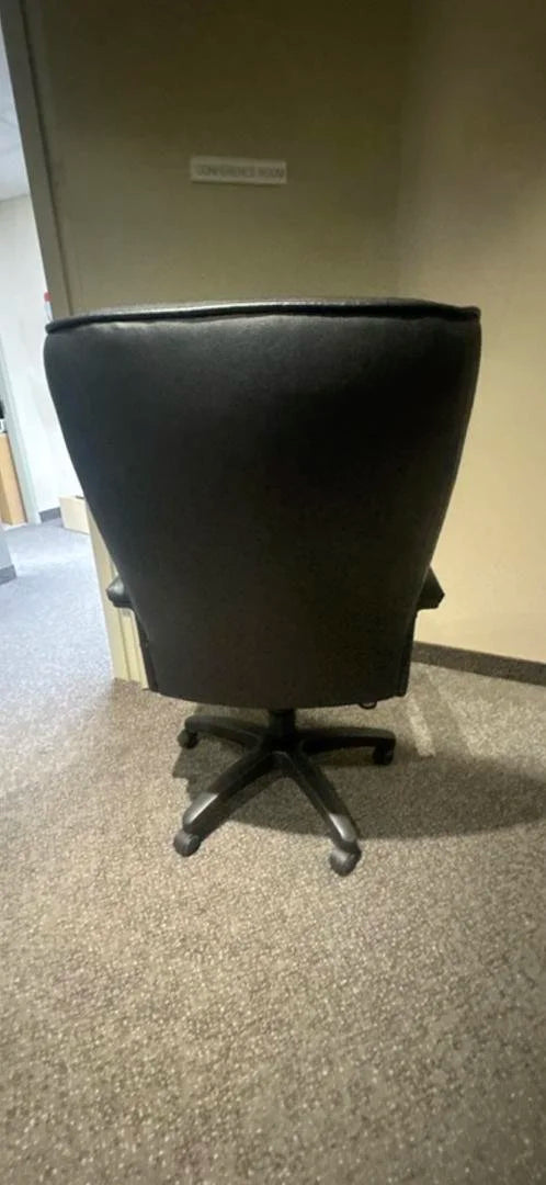 Leather Highback Meeting Chair