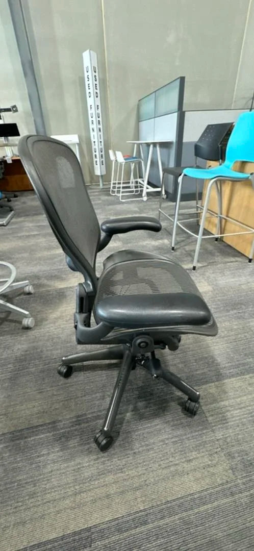 Herman Miller Size B w/Lumbar Aeron Chair
