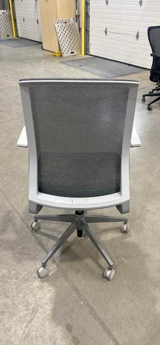 Haworth Very Meeting Chair (Various Deficiencies)