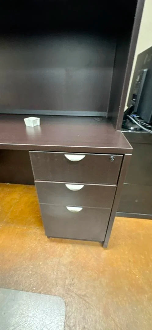 RH U-Shape Desk w/Hutch and BBF Ped