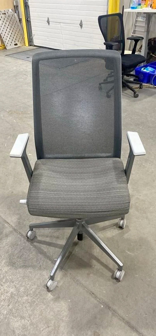 Haworth Very Meeting Chair (Various Deficiencies)