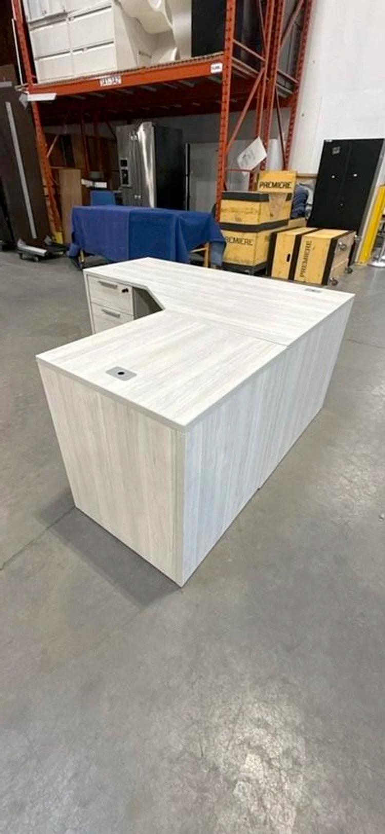 RH L-Shape Desk w/BF Ped