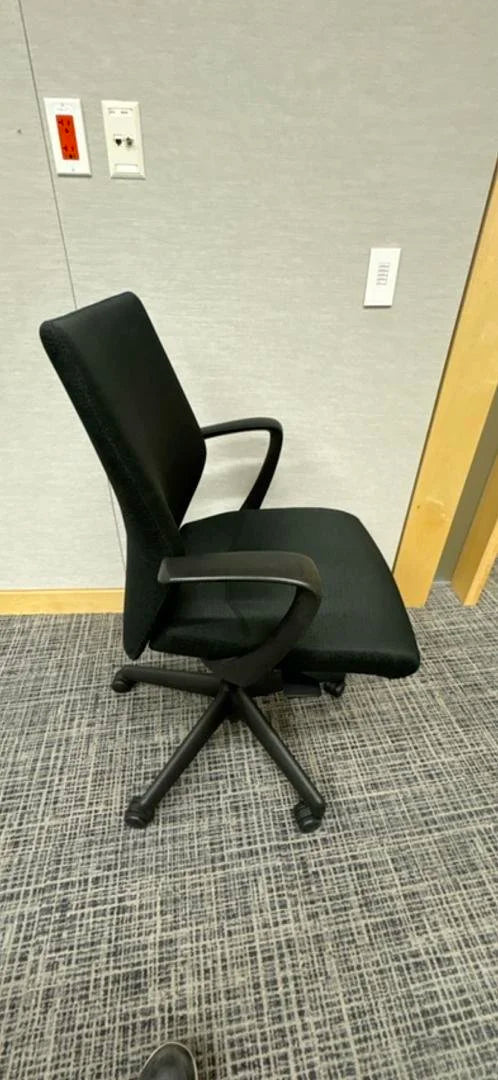 Keilhauer Tom Fabric Meeting Chair
