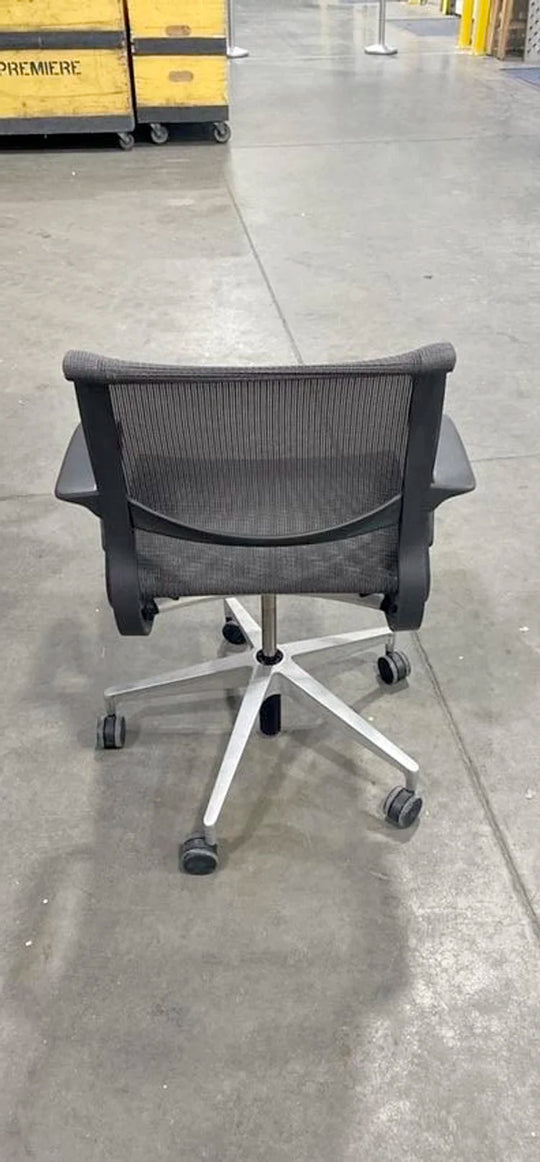Herman Miller Setu Meeting Chair