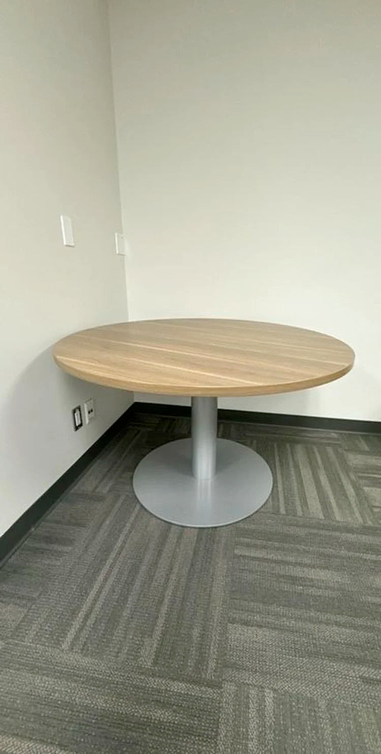Steelcase 4' Round Table