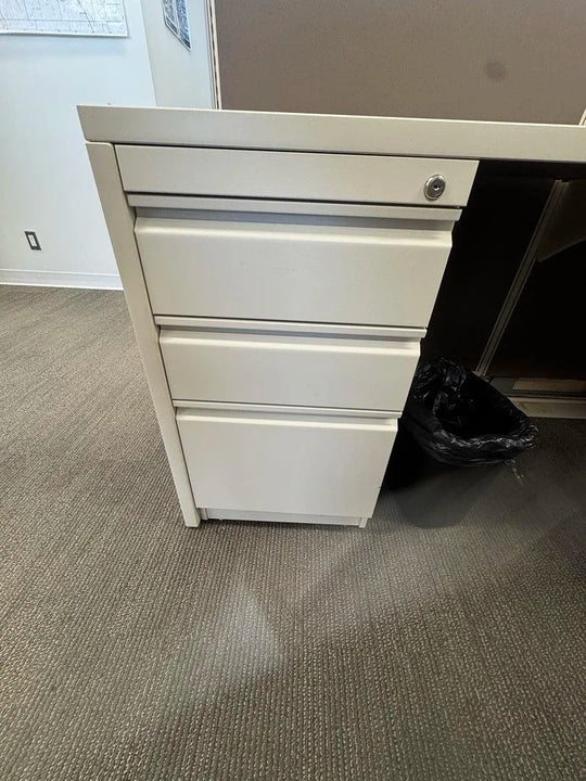 6' x 5' Trendway Workstation w/BBF Ped