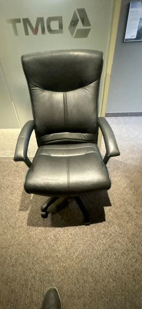 Leather Highback Meeting Chair
