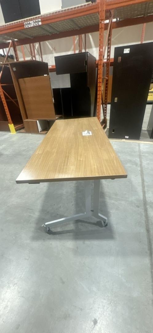 6' Training Table w/Electrical