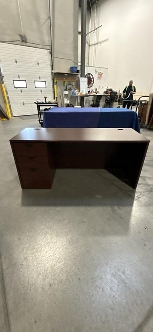 Straight Desk w/BBF Ped