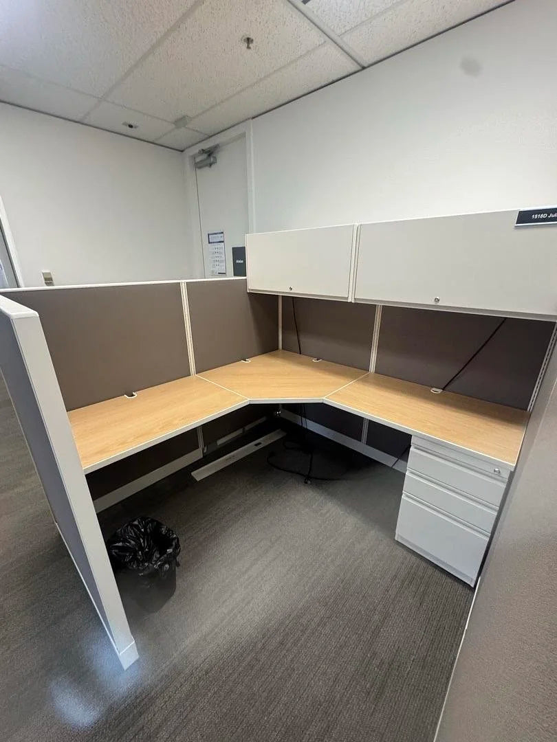 6' x 6' Trendway Workstation w/ 2 Overheads and BBF Ped