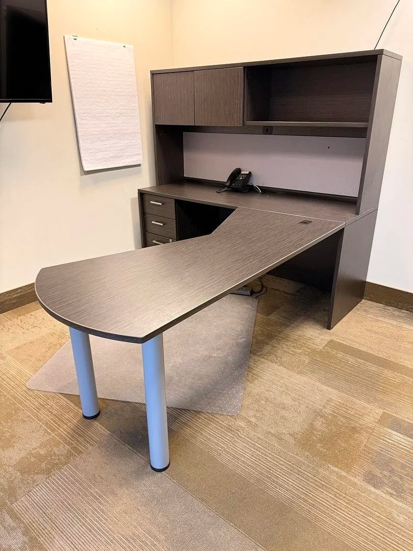 LH L-Shape Desk w/Hutch and BBF Ped