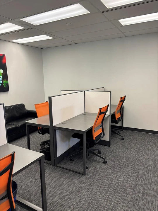 4' x 2' Hon 4-Pod Touchdown Workstation