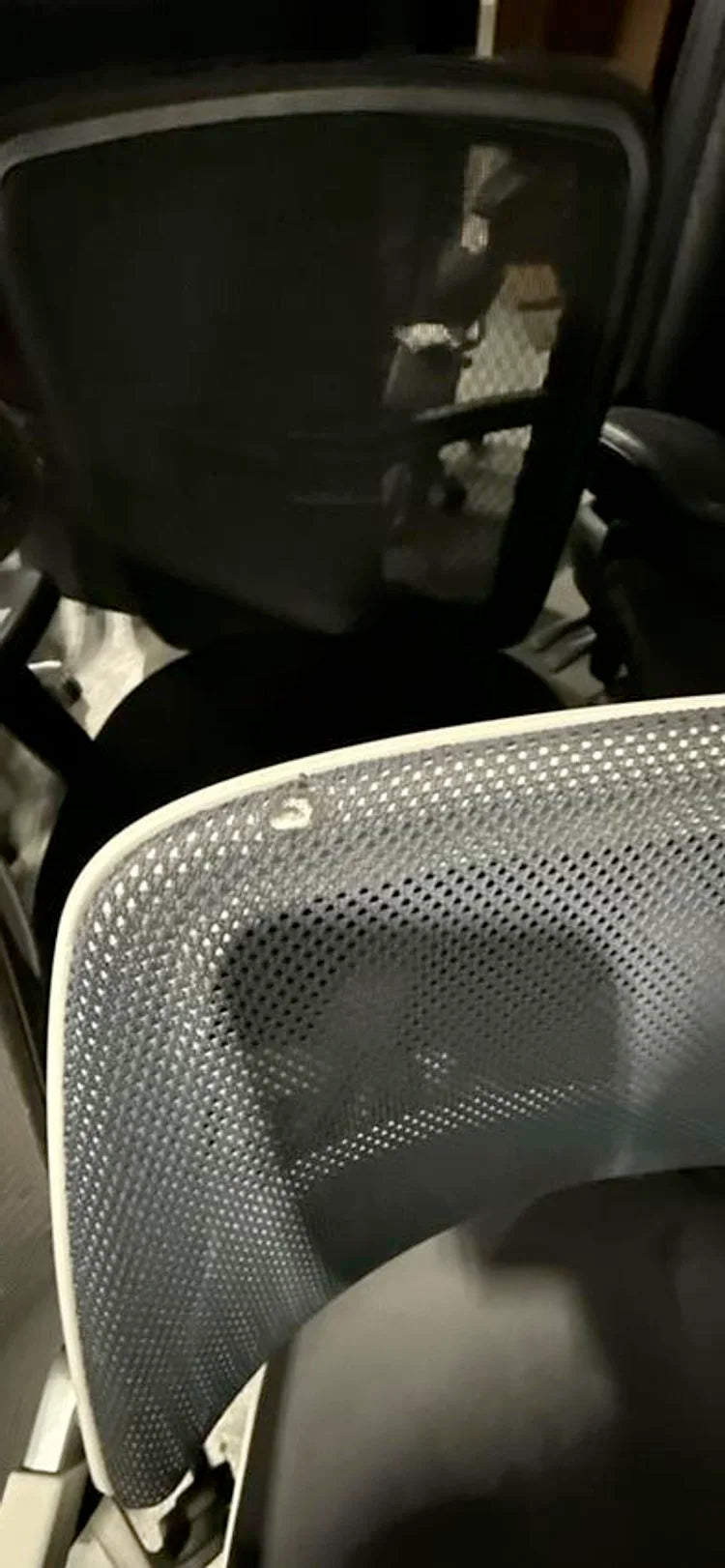 Steelcase QiVi Meeting Chair (Ripped Mesh)