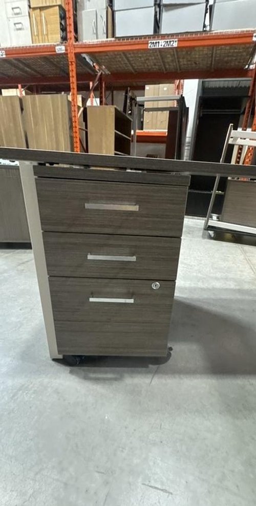 L-Shape Desk w/BBF Ped (Reversible)