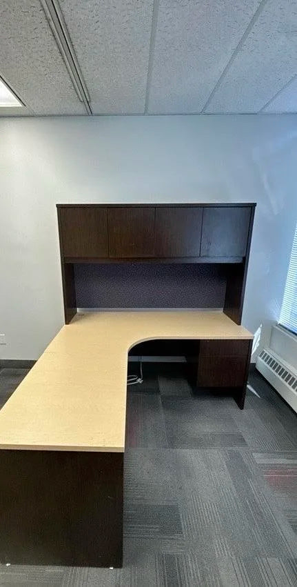 LH L-Shape Desk w/Hutch and 2 BF Peds