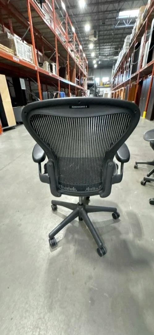 Herman Miller Size B Aeron Meeting Chair