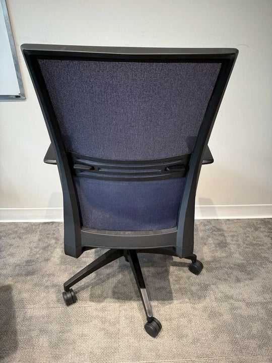 Mesh Back Meeting Chair w/Leather Seat
