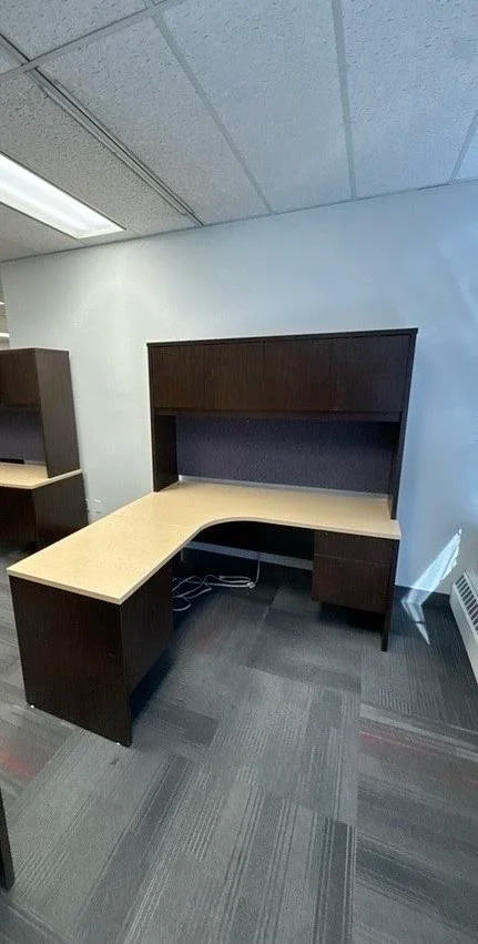 LH L-Shape Desk w/Hutch and 2 BF Peds