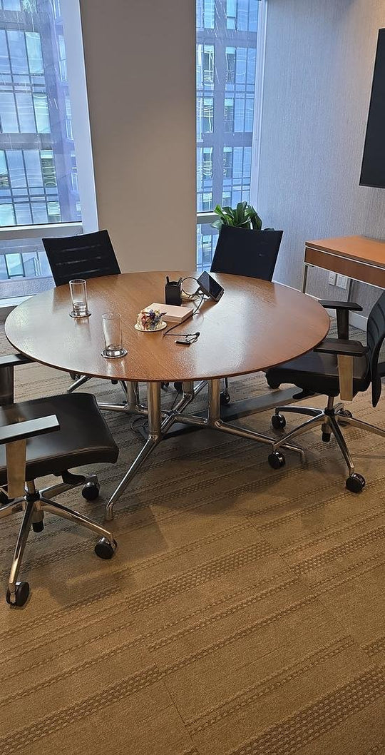 6' Round Meeting Table w/Grommet