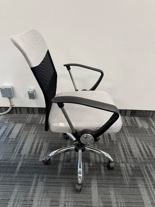 Fabric/Mesh Meeting Chair