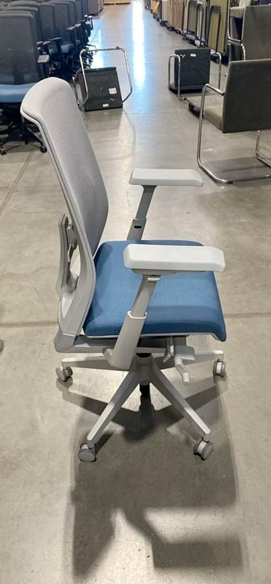 Haworth Very Task Chair (Various Deficiences)