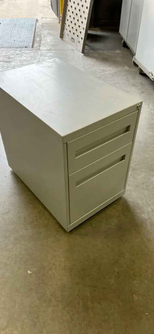 Metal Mobile BF Pedestal