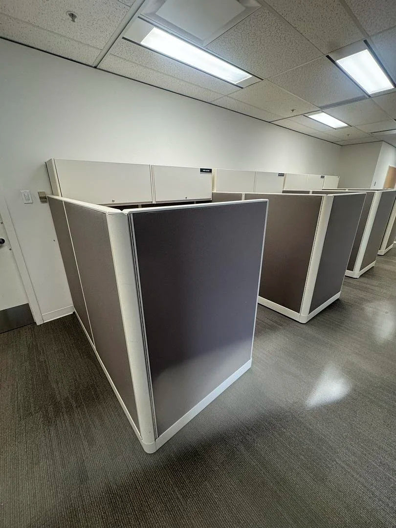 6' x 6' Trendway Workstation w/ 2 Overheads and BBF Ped