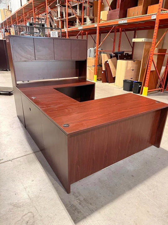 RH U-Shape Desk w/Hutch and BF Ped