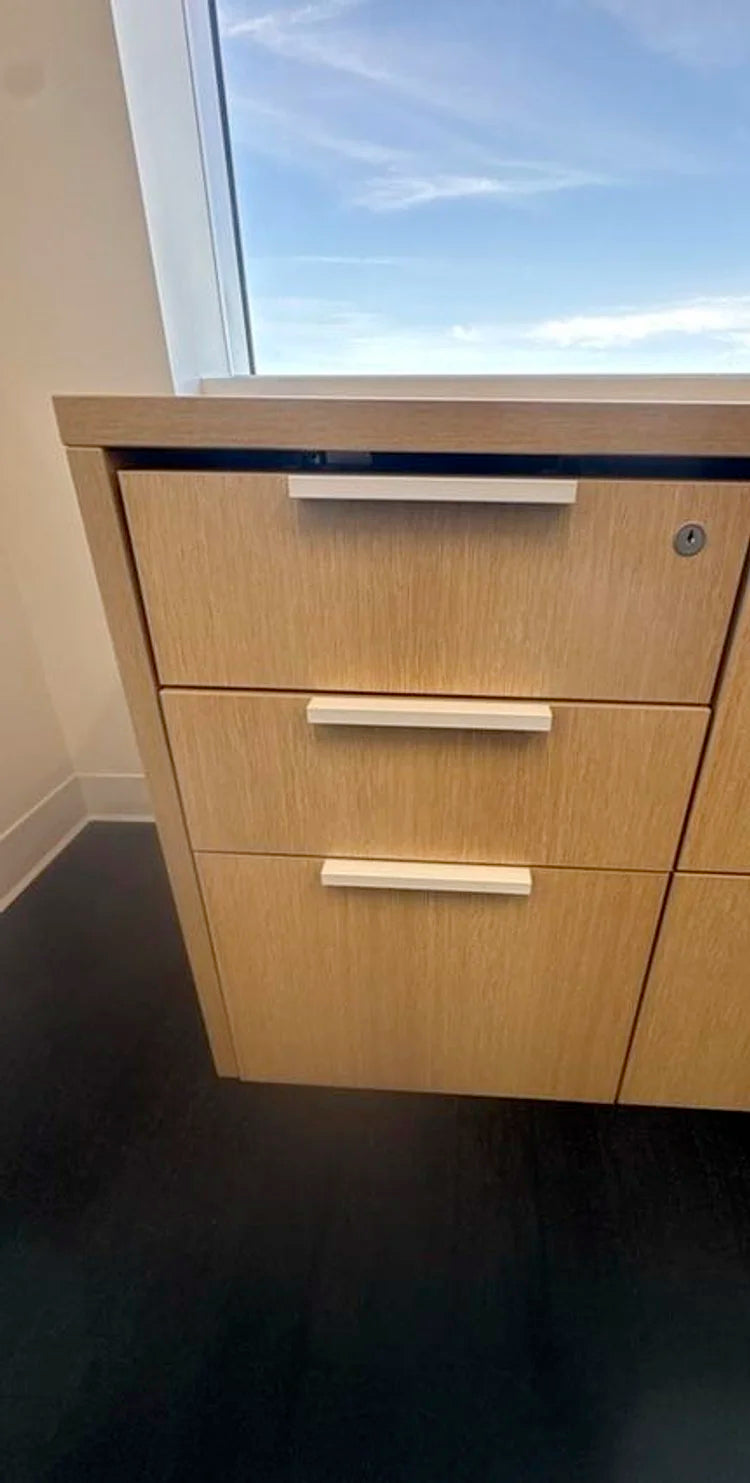 Teknion LH L-Shape Electronic Sit Stand Desk w/FF, BBF Ped