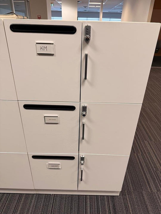 Locker w/Mail Slot (Bank of 3)
