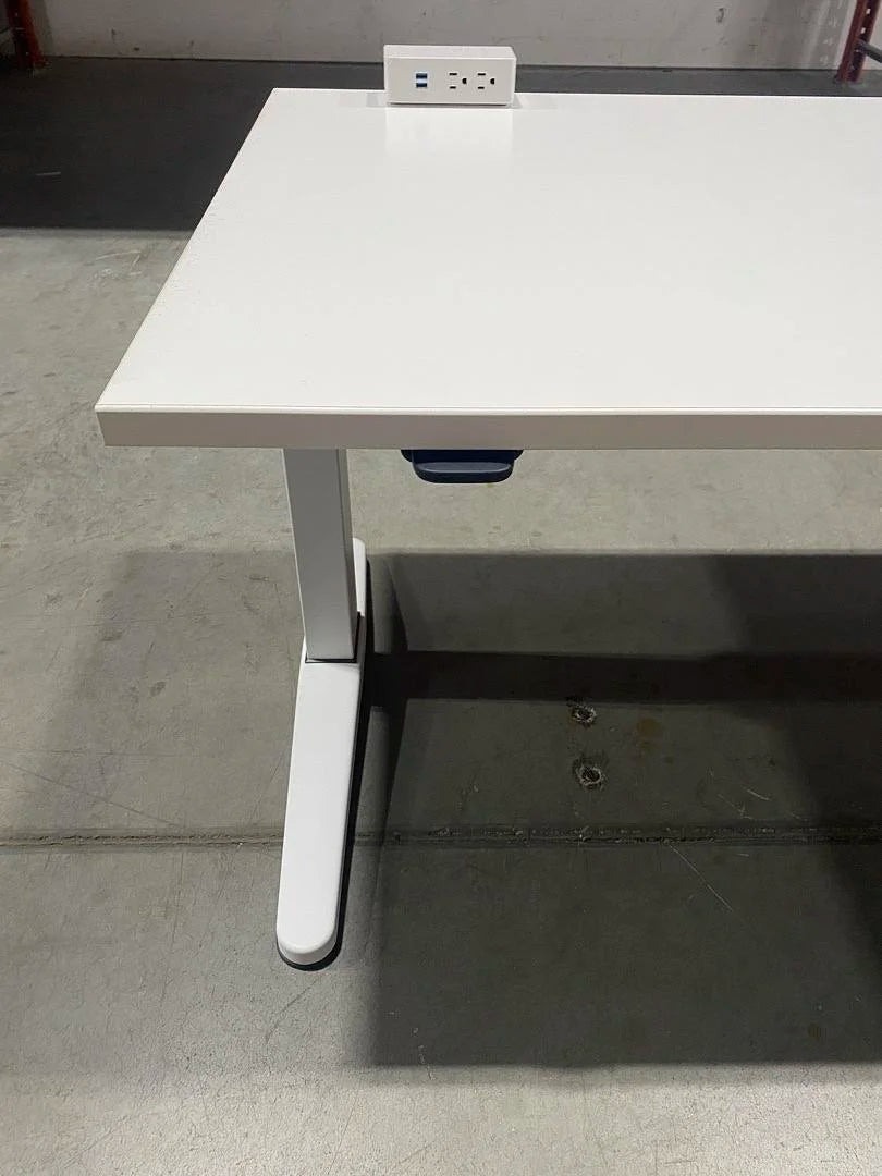 Steelcase RH L-Shape Electronic Sit Stand Desk w/Storage