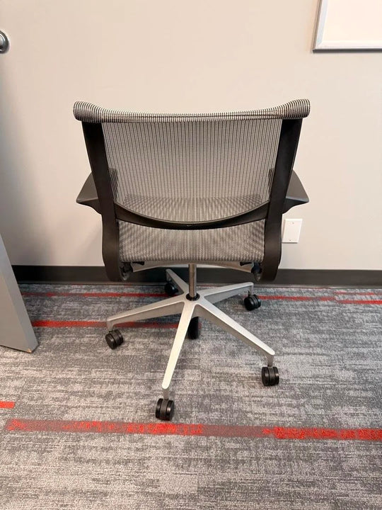 Herman Miller Setu Meeting Chair
