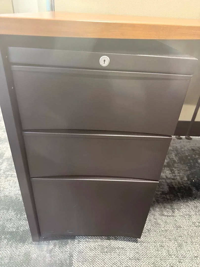 6' x 6' Teknion L-Shape Workstation w/BBF Ped