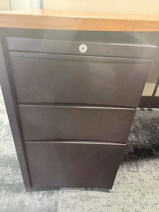 6' x 6' Teknion L-Shape Workstation w/BBF Ped