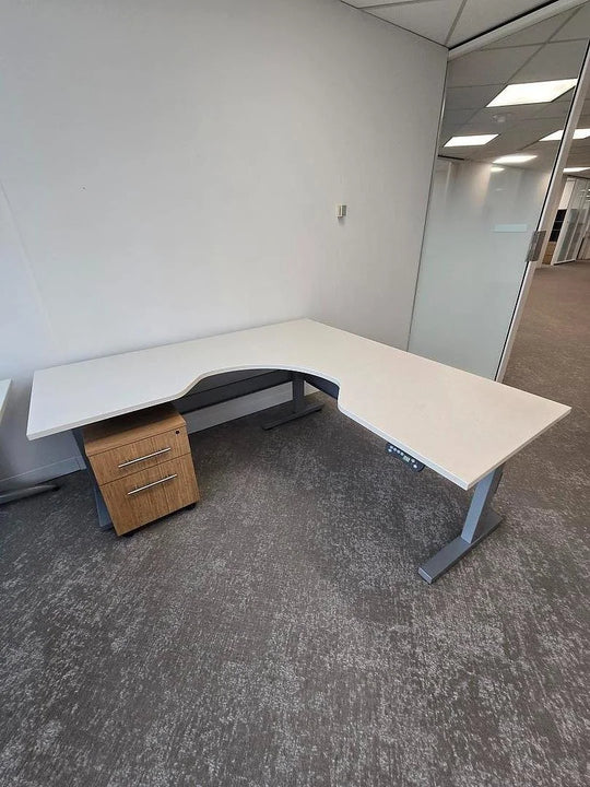 Haworth L-Shape Electronic Sit Stand Desk w/BF Ped  Speckle