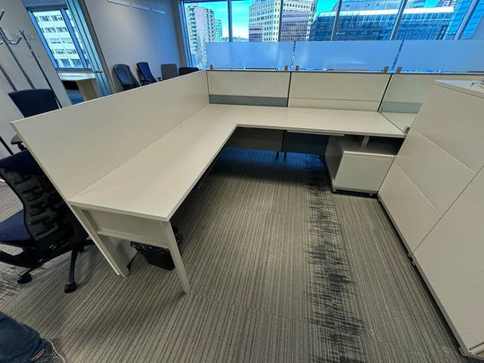 7' x 7' Herman Miller Workstation w/Glass, Stationary Tray & BF Ped