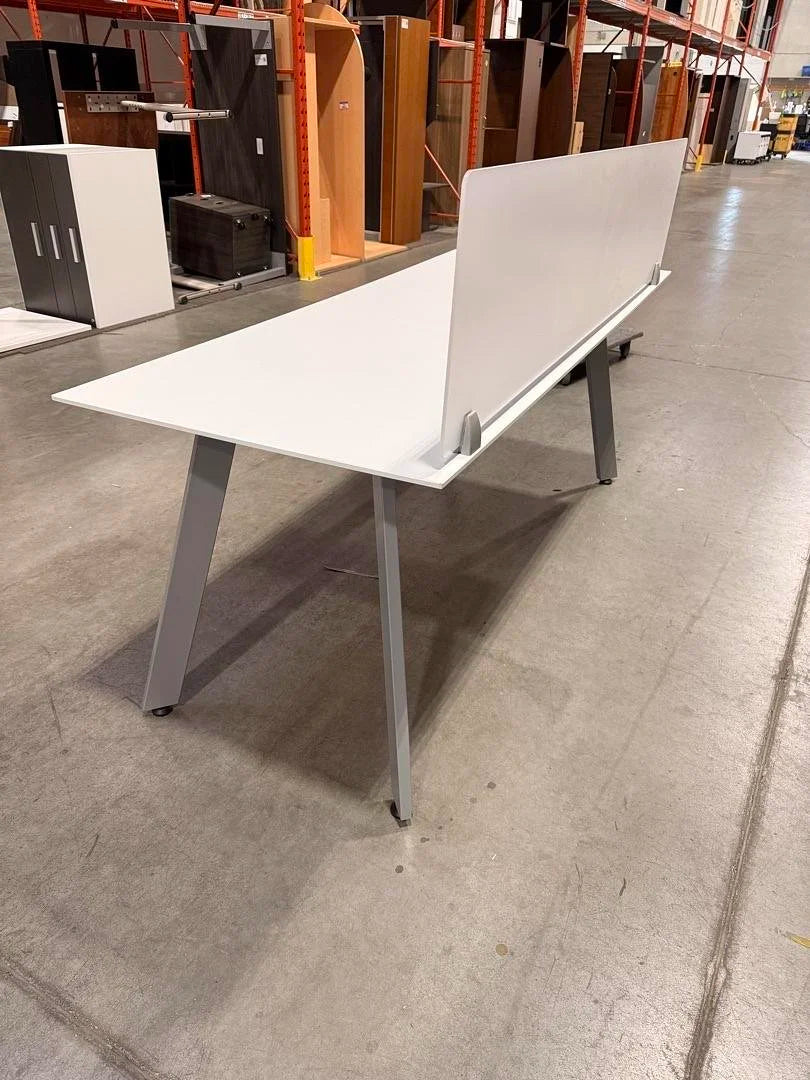 6' Rectangle Desk w/Privacy Panel