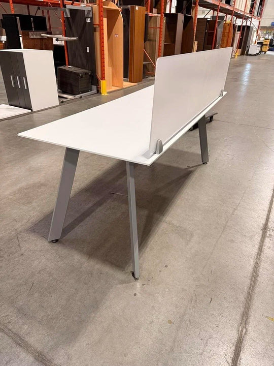 6' Rectangle Desk w/Privacy Panel