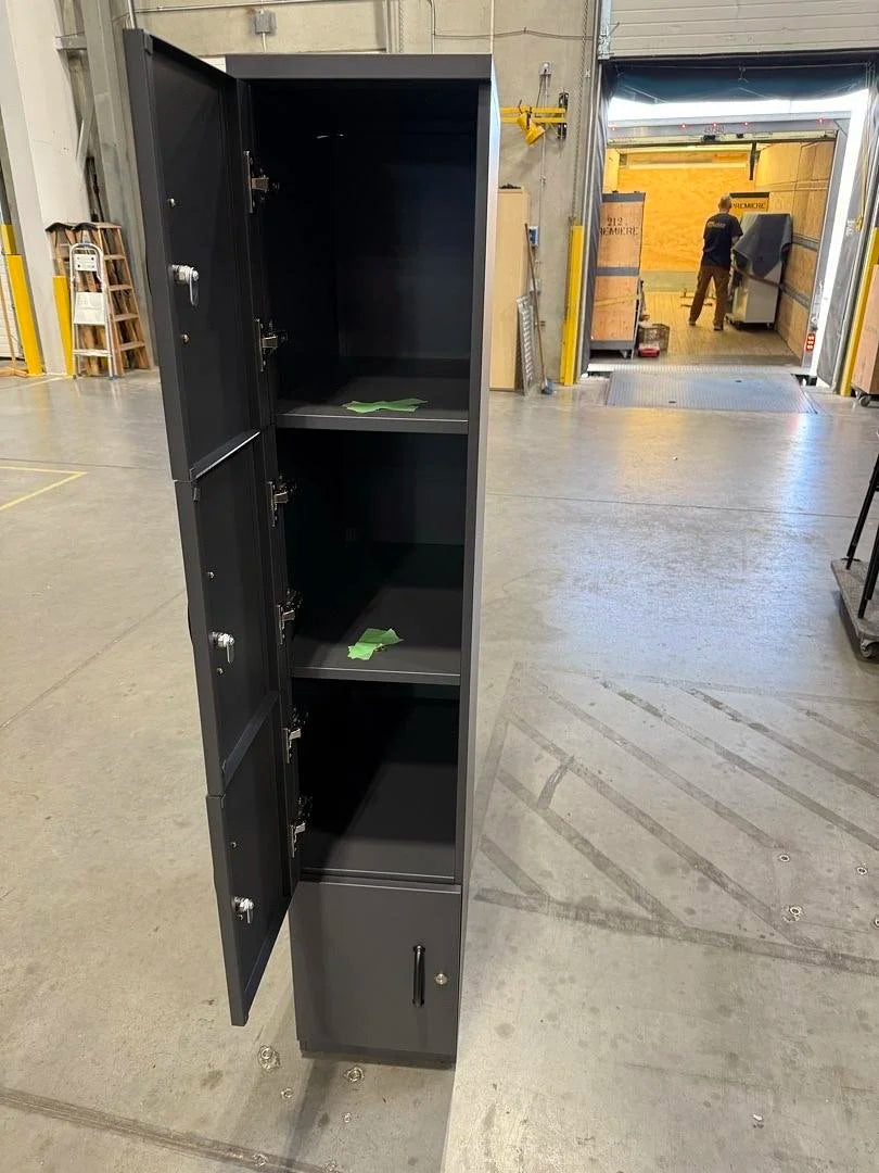 Metal Lockers (Bank of 4)