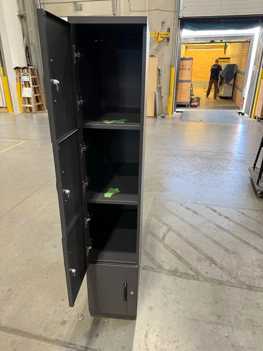 Metal Lockers (Bank of 4)