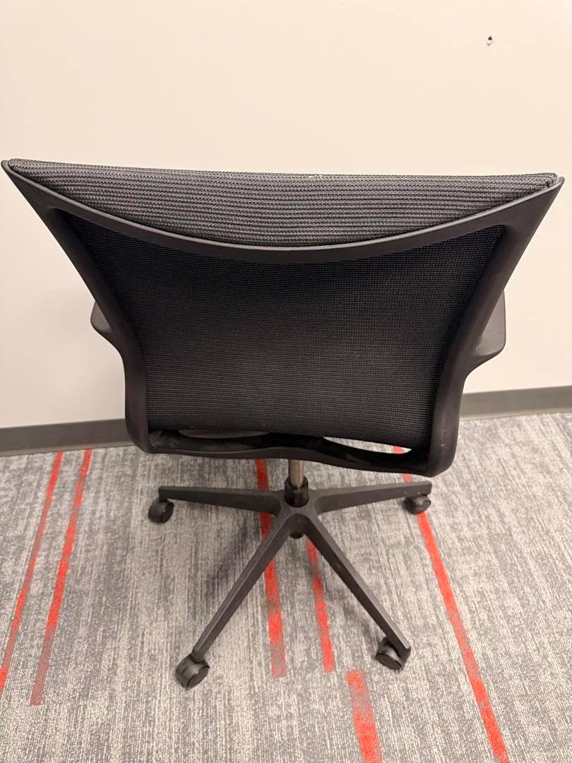 Mesh Meeting Chair