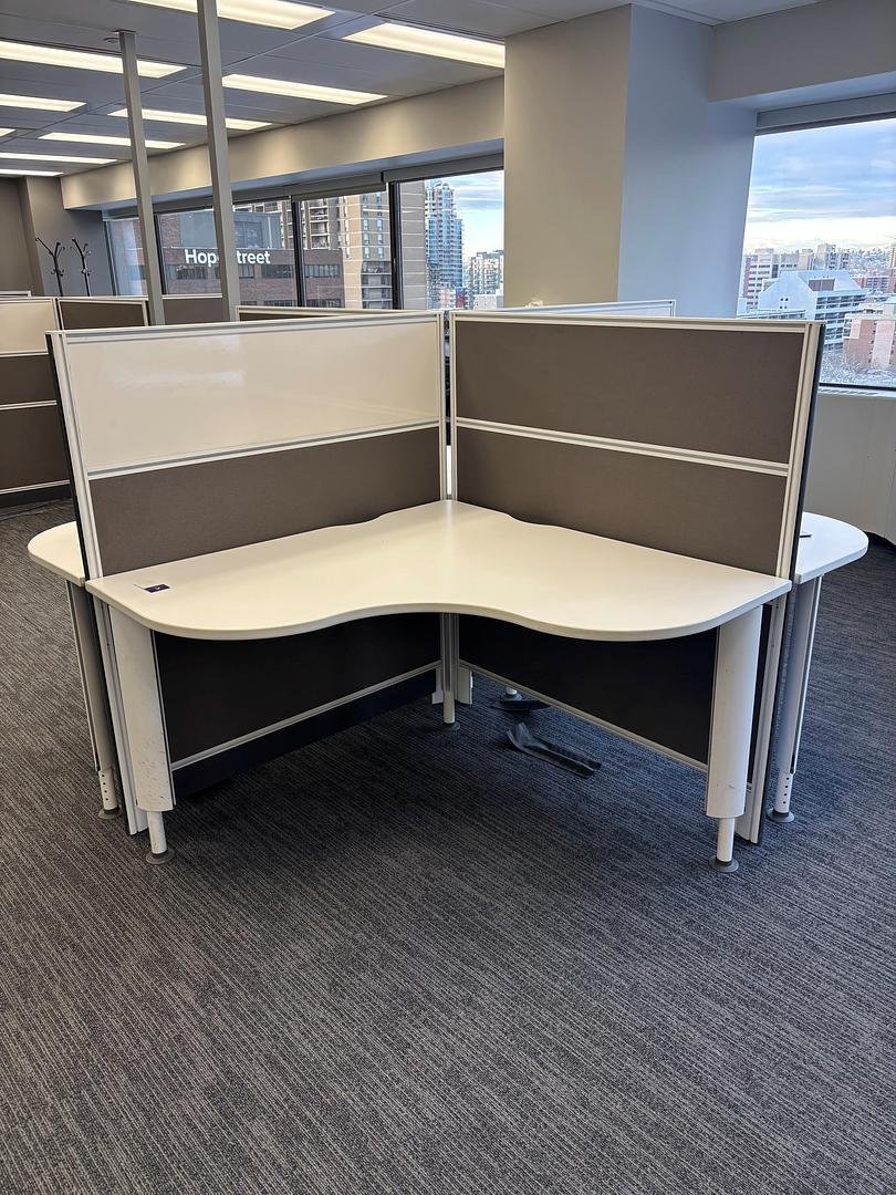 4' x 4' Global 4-Pod Workstations